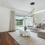 Suburban Views By Homie Holiday home
