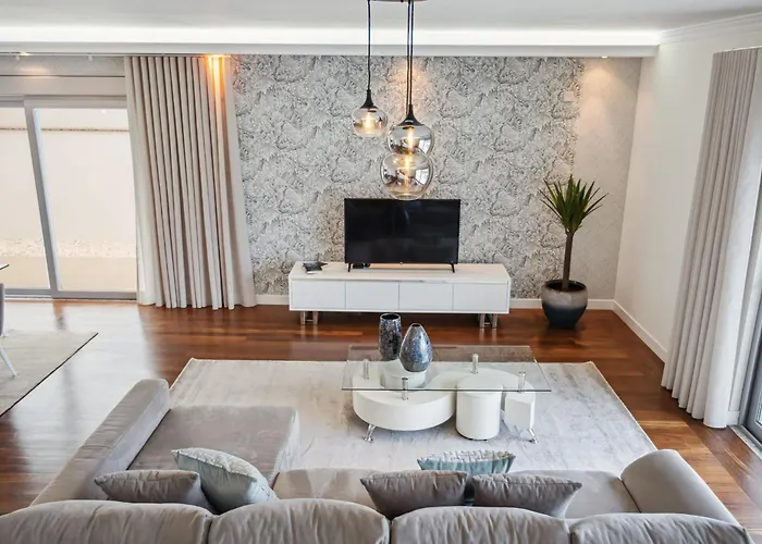 度假居 Suburban Views By Homie 丰沙尔