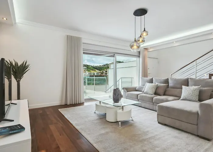 Suburban Views By Homie 度假居