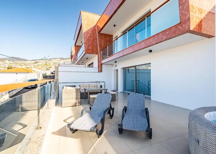 Suburban Views By Homie * 丰沙尔